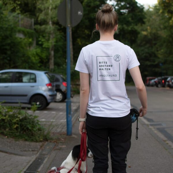 T-Shirt "Abstand halten" – Bild 5