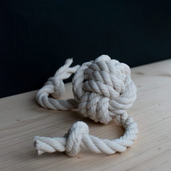 Affenfaust mit Seil – Bild 2