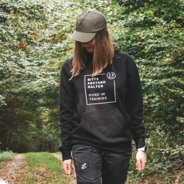 Hoodie "Bitte Abstand halten" - Hund im Training – Bild 5